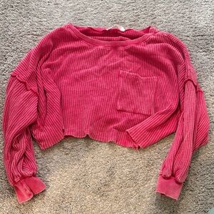 Cropped Ribbed Long-Sleeve Top in Raspberry Pink